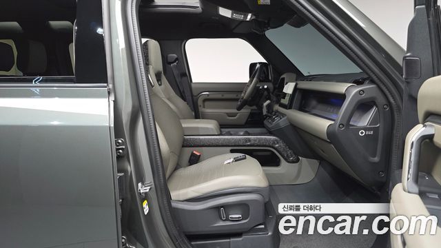 Land Rover Defender 2025 — photo 18