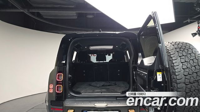 Land Rover Defender 2025 — photo 26