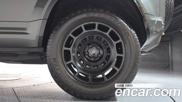 Land Rover Defender 2025 — photo 7