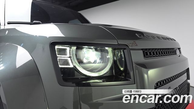 Land Rover Defender 2025 — photo 8