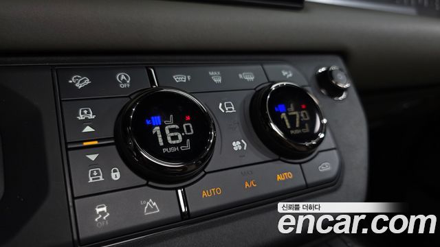 Land Rover Defender 2025 — photo 33