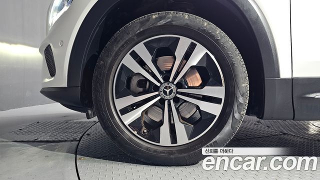 Mercedes-Benz GLB-Class 2021 — photo 5