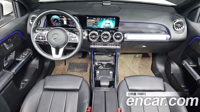 Mercedes-Benz GLB-Class 2021 — photo 7