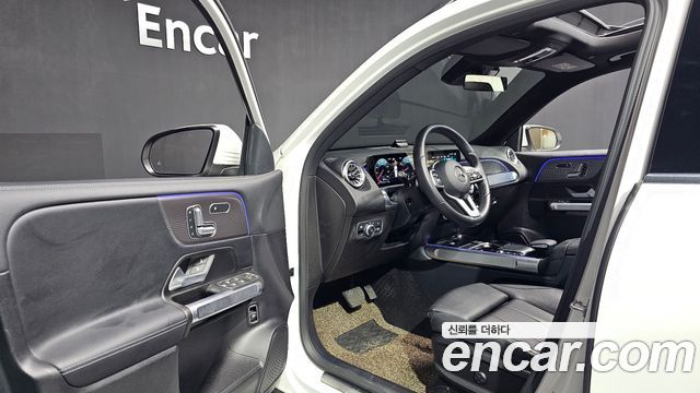 Mercedes-Benz GLB-Class 2021 — photo 10