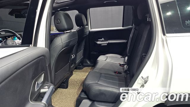 Mercedes-Benz GLB-Class 2021 — photo 12