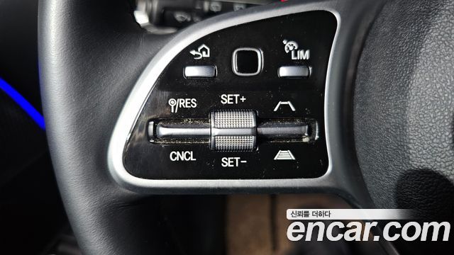 Mercedes-Benz GLB-Class 2021 — photo 14