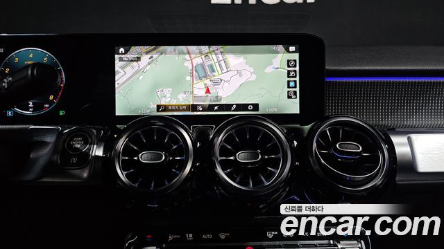 Mercedes-Benz GLB-Class 2021 — photo 15