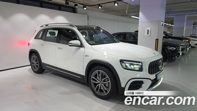 Mercedes-Benz GLB-Class 2026 — photo 2