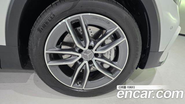 Mercedes-Benz GLB-Class 2026 — photo 5