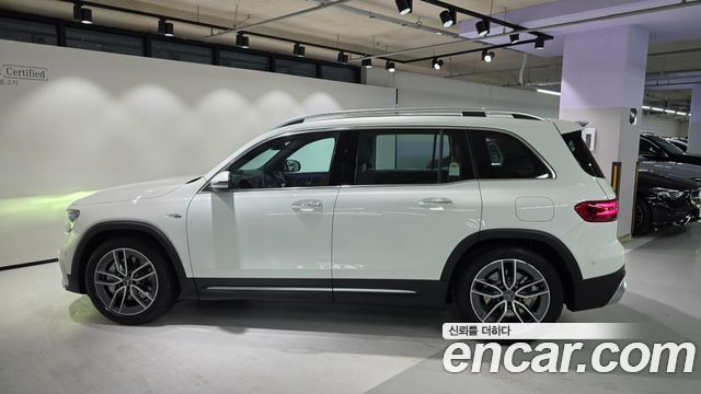 Mercedes-Benz GLB-Class 2026 — photo 8