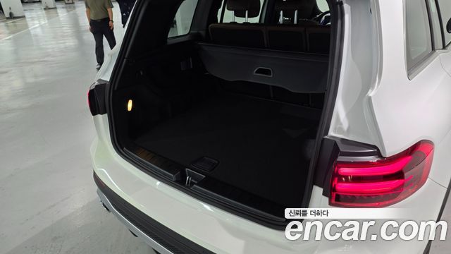 Mercedes-Benz GLB-Class 2026 — photo 10