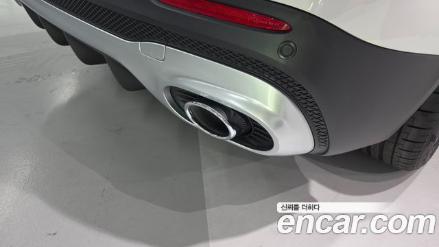 Mercedes-Benz GLB-Class 2026 — photo 11