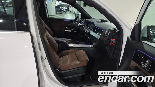 Mercedes-Benz GLB-Class 2026 — photo 18