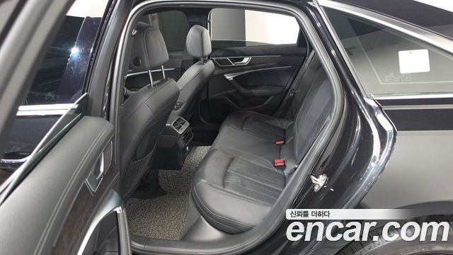 Audi A6 2020 — photo 17