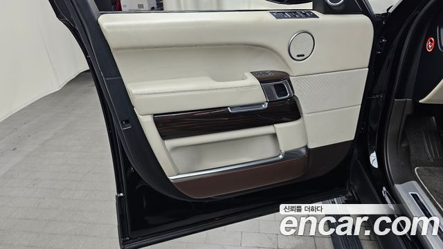 Land Rover Range Rover 2017 — photo 14