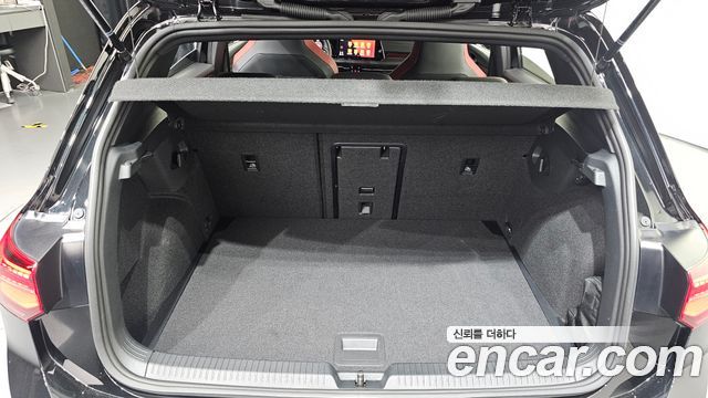 Volkswagen Golf 2024 — photo 20
