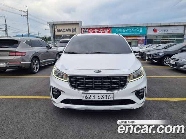 Kia Canival 2019 — photo 2