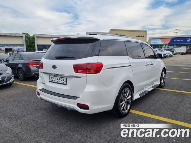 Kia Canival 2019 — photo 4