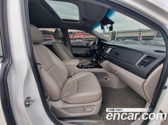 Kia Canival 2019 — photo 5