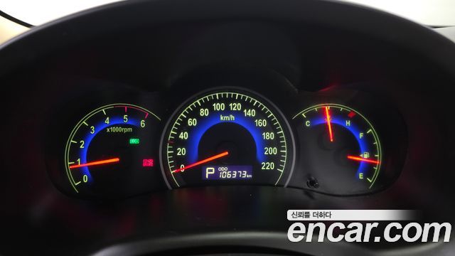 Kia Canival 2011 — photo 8