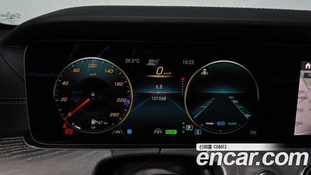 Mercedes-Benz E-Class 2021 — photo 8