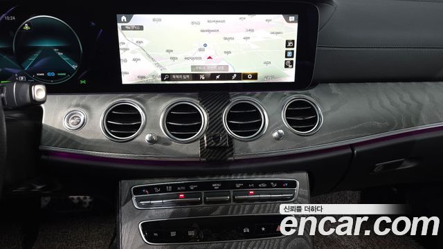 Mercedes-Benz E-Class 2021 — photo 13