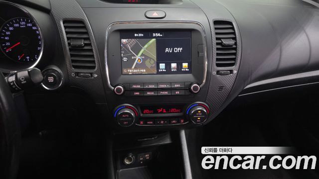 Kia K3 2017 — photo 13