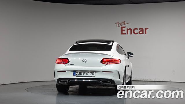 Mercedes-Benz C-Class 2023 — photo 4
