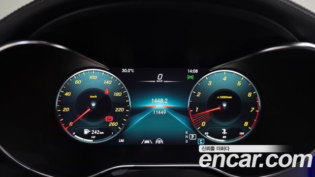 Mercedes-Benz C-Class 2023 — photo 11