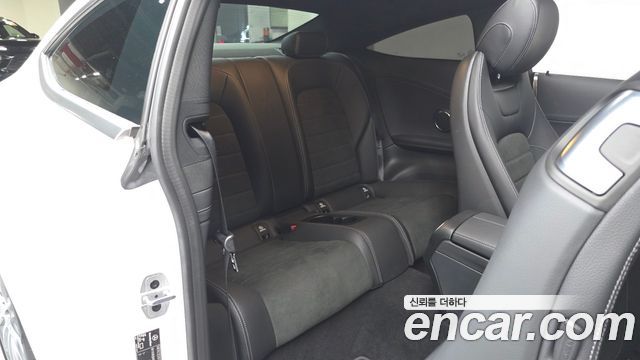 Mercedes-Benz C-Class 2023 — photo 17