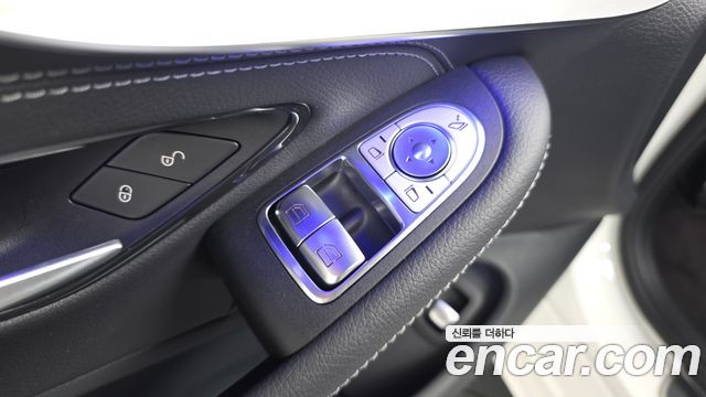 Mercedes-Benz C-Class 2023 — photo 29