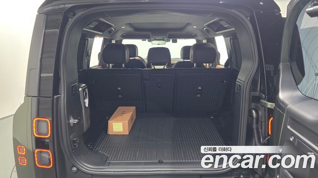 Land Rover Defender 2026 — photo 10