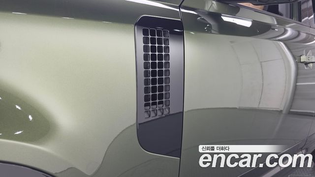 Land Rover Defender 2026 — photo 20