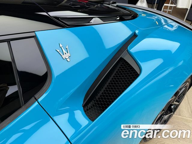 Maserati MC20 2022 — photo 17