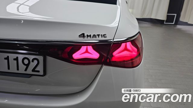 Mercedes-Benz E-Class 2024 — photo 9