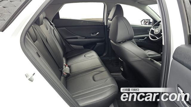 Hyundai AVANTE 2024 — photo 18