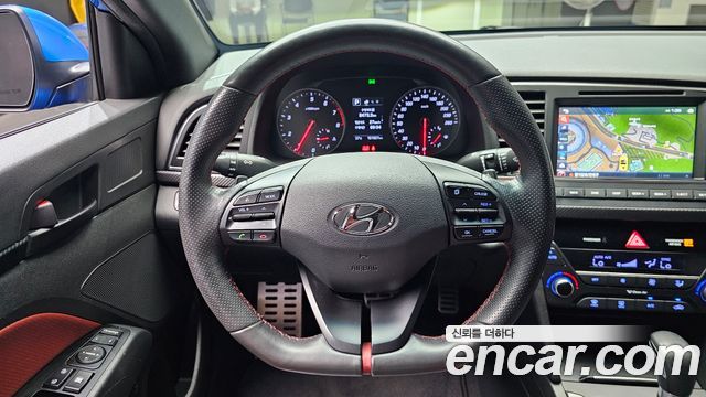Hyundai AVANTE 2018 — photo 19