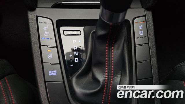Hyundai AVANTE 2018 — photo 24