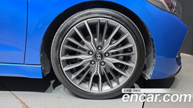 Hyundai AVANTE 2018 — photo 7