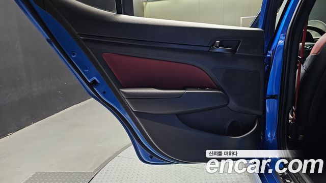 Hyundai AVANTE 2018 — photo 15