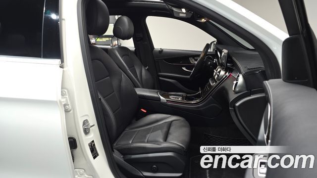 Mercedes-Benz GLC-Class 2020 — photo 17
