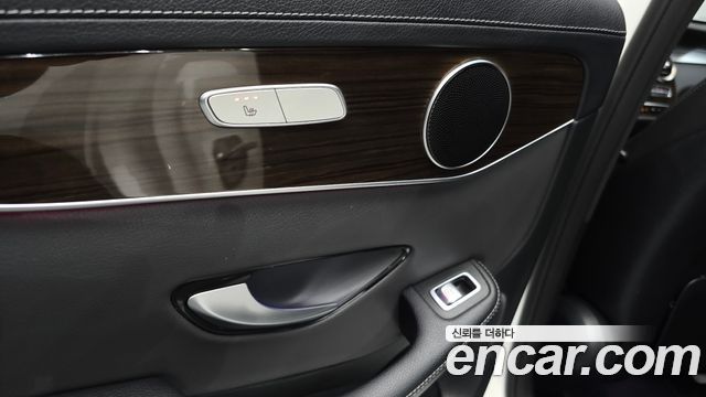 Mercedes-Benz GLC-Class 2020 — photo 25