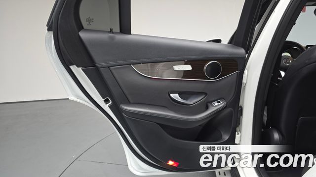 Mercedes-Benz GLC-Class 2020 — photo 15