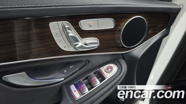 Mercedes-Benz GLC-Class 2020 — photo 29