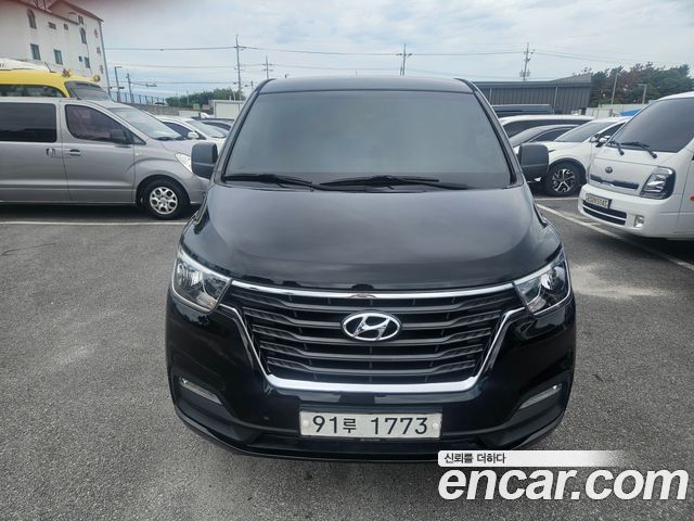 Hyundai Starex 2019 — photo 1