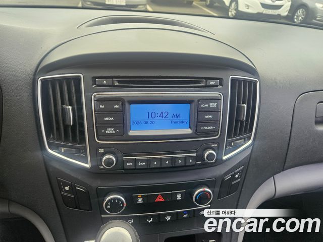 Hyundai Starex 2019 — photo 12