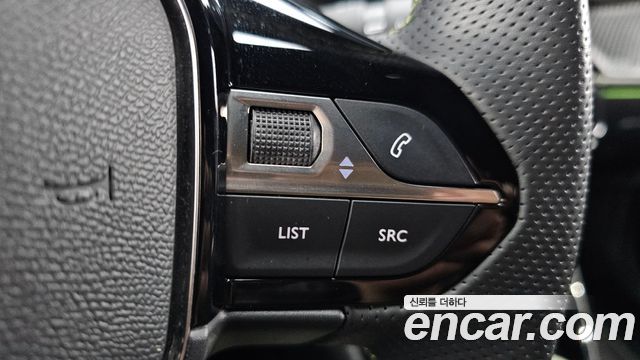 Peugeot 2008 2022 — photo 18