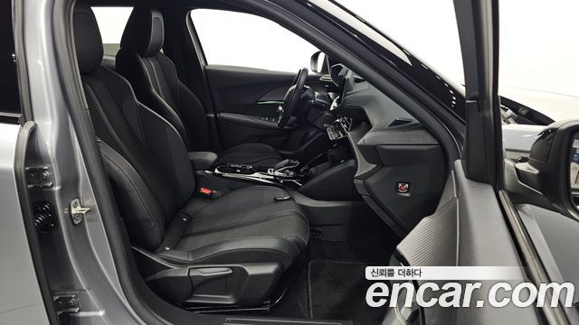 Peugeot 2008 2022 — photo 16