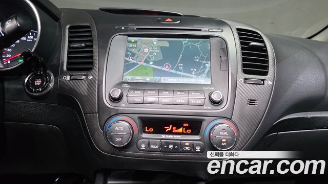 Kia K3 2015 — photo 15