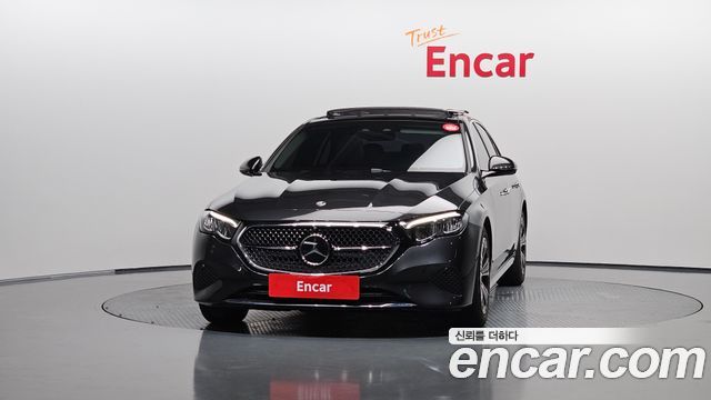Mercedes-Benz E-Class 2025 — photo 3